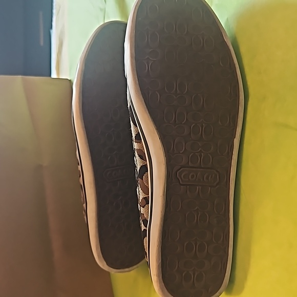COACH SHOES - Picture 4 of 10